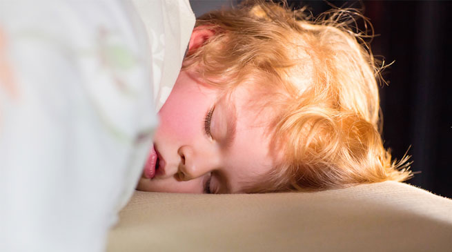 Tips for helping your toddler adjust to daylight savings