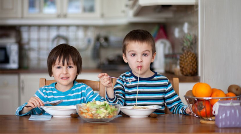 8 things to say to kids at mealtimes