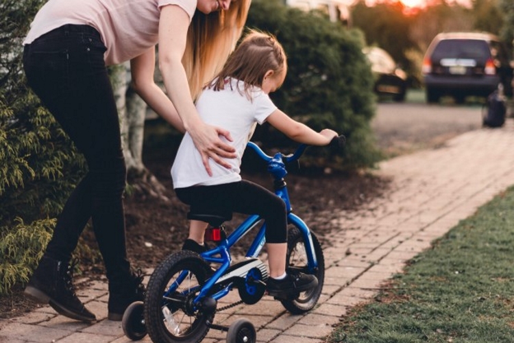 Six tips to help your child learn to ride a bike