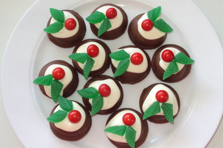 Marshmallow Christmas Cakes