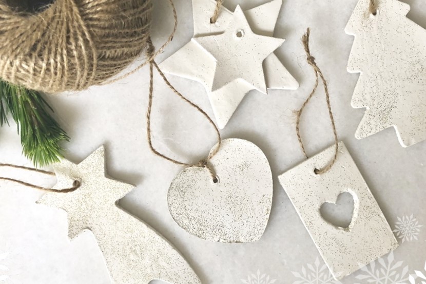 Cut out & keep: Easy Christmas decorations with air-drying clay