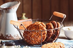 Anzac biscuit recipe for those who love them chewy!
