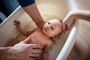Bath your baby – The no-nonsense way