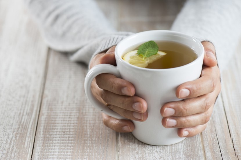 10 safe herbal teas for pregnant and breastfeeding mamas