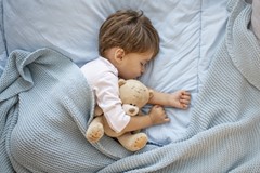 Encouraging children to sleep well