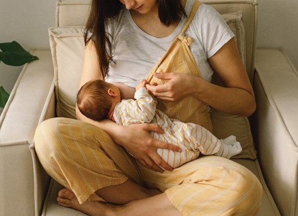 We look at infant jaundice & the role of breastfeeding