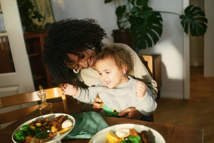 Holiday guide for new mums: essential tips for a calm, nourished Christmas with your newborn